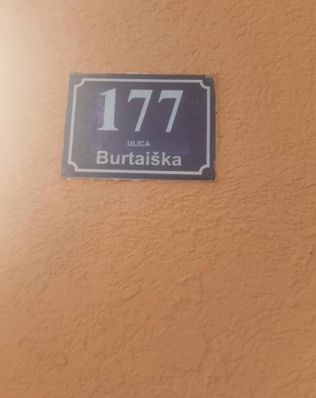 Kuca Otel Bar Dış mekan fotoğraf